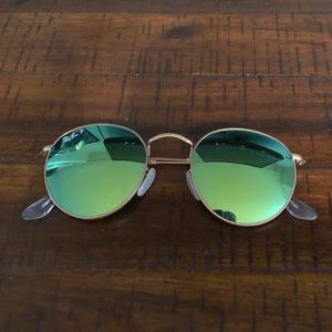 Green Ray-Ban Round Metal